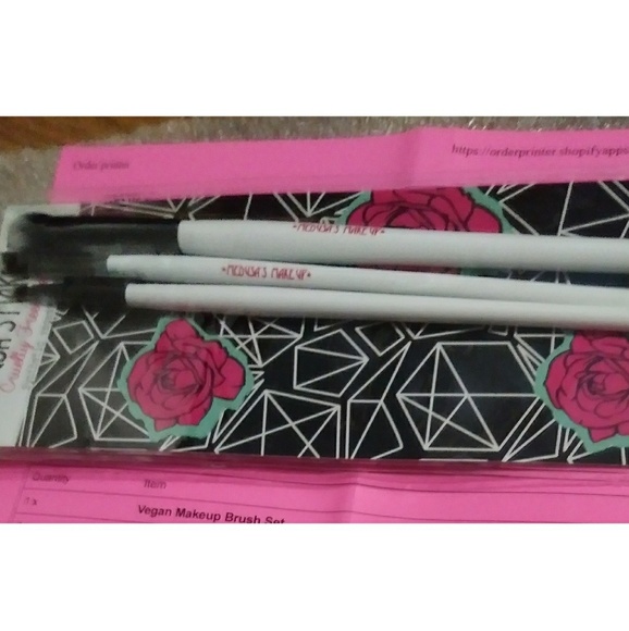 🐍Medusa's Makeup 3 piece Vegan brush set - Picture 4 of 5